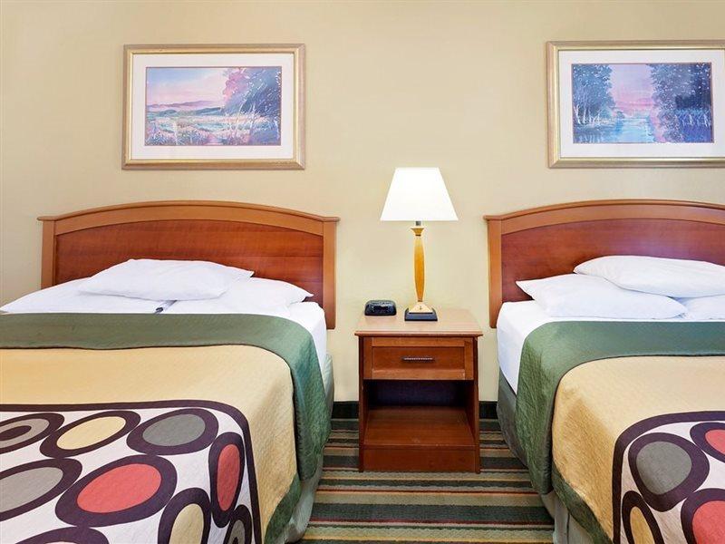 Super 8 By Wyndham Mt. Pleasant Hotel Mount Pleasant Exterior photo
