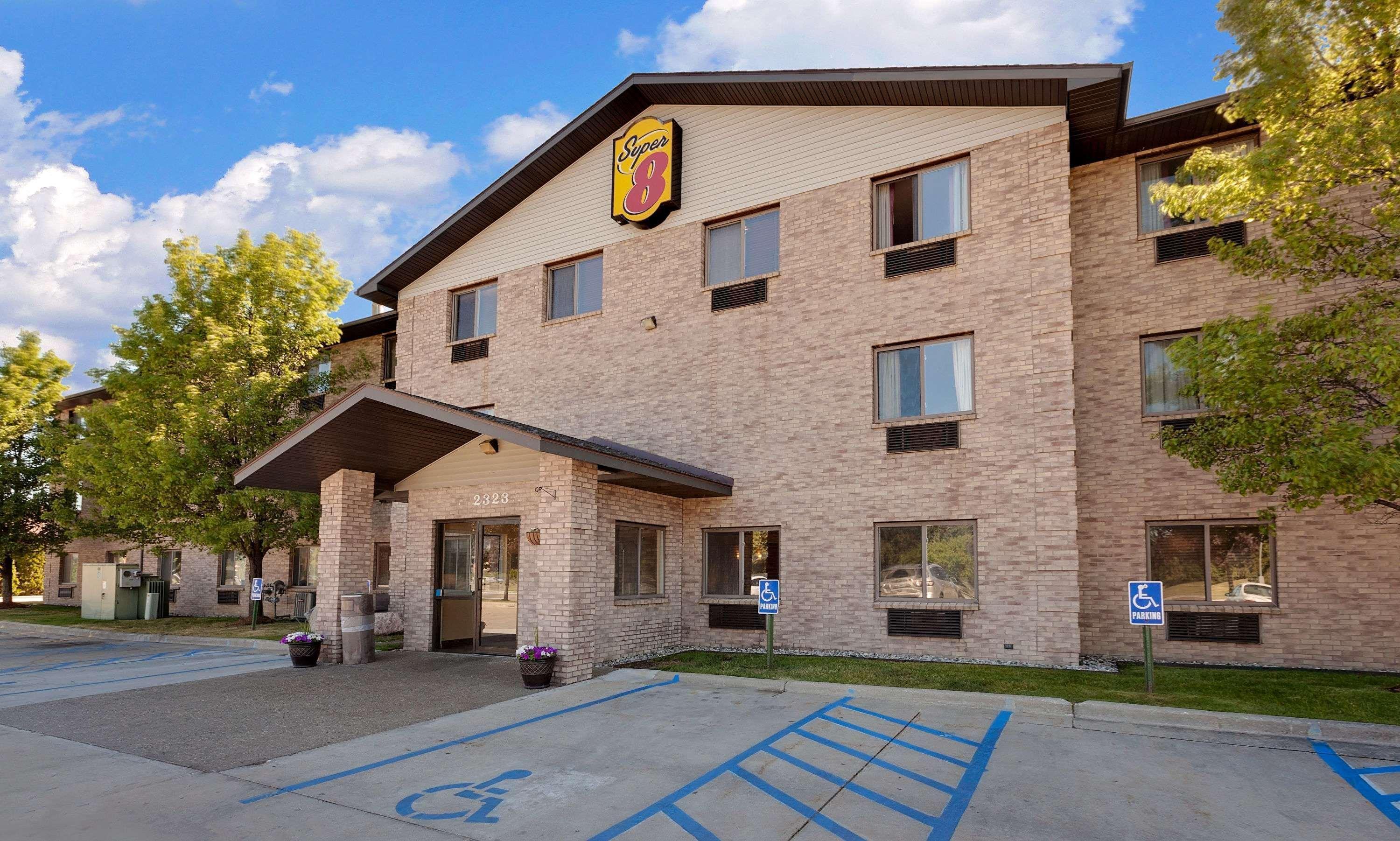 Super 8 By Wyndham Mt. Pleasant Hotel Mount Pleasant Exterior photo