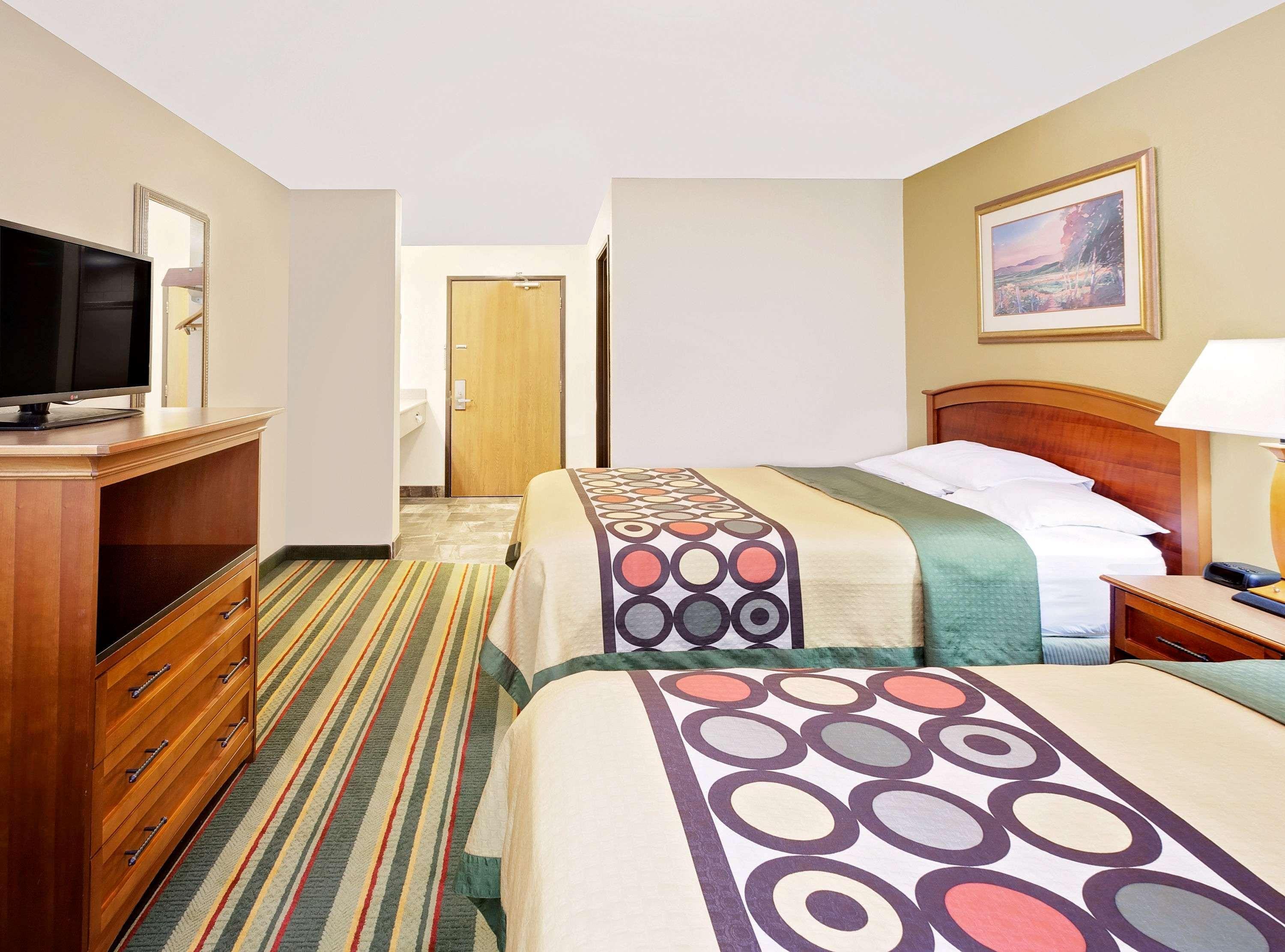 Super 8 By Wyndham Mt. Pleasant Hotel Mount Pleasant Exterior photo